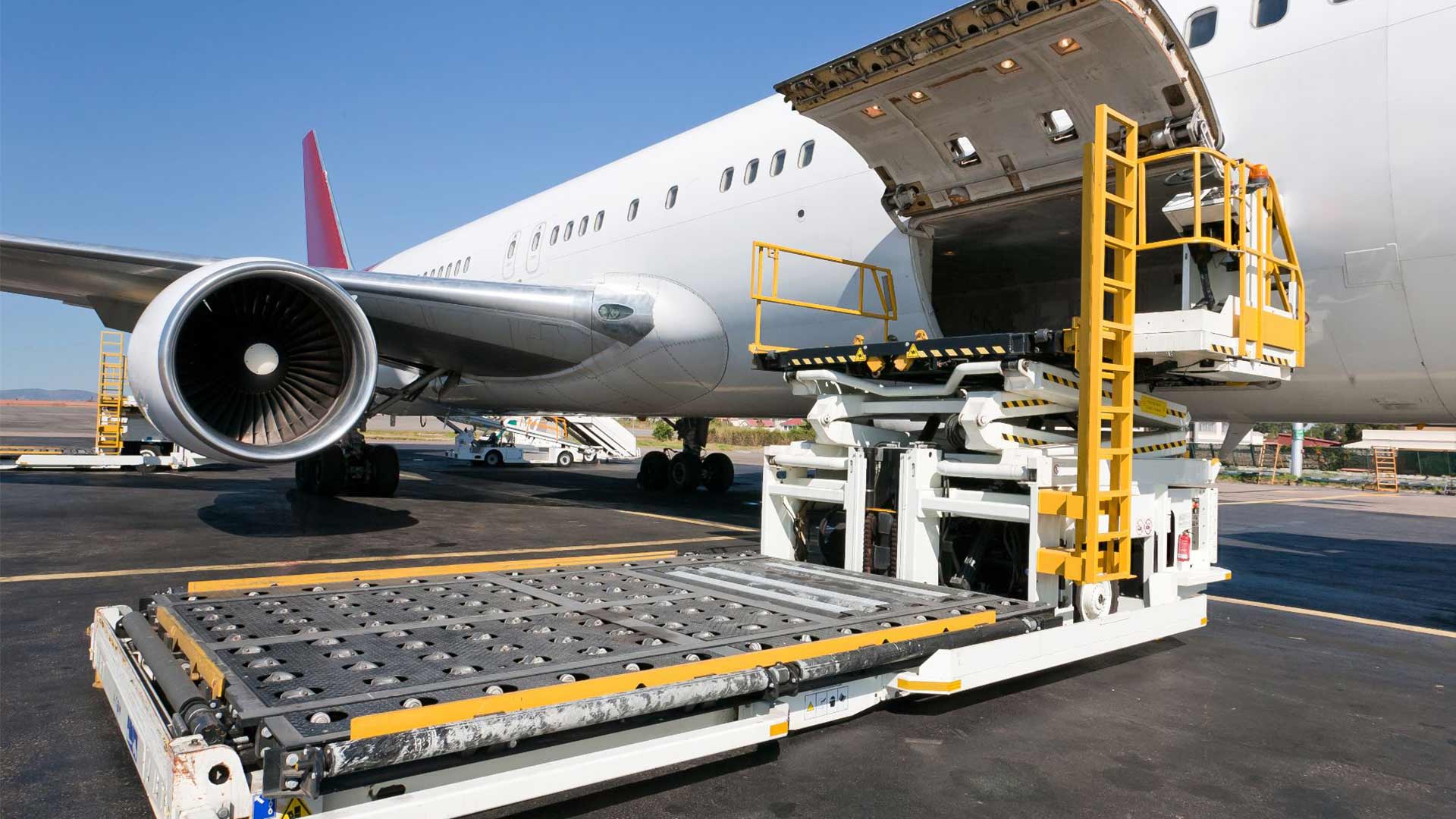 حمل و نقل هوایی: کلید توسعه سریع و کارآمد جابجایی
